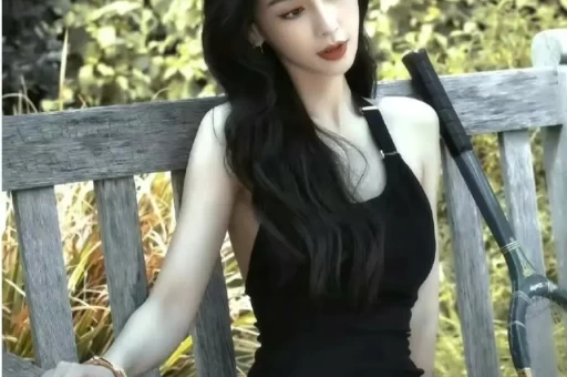 一天3大瓜！带着女儿偷腥、偷税漏税、滞留迪拜件件荒唐可笑